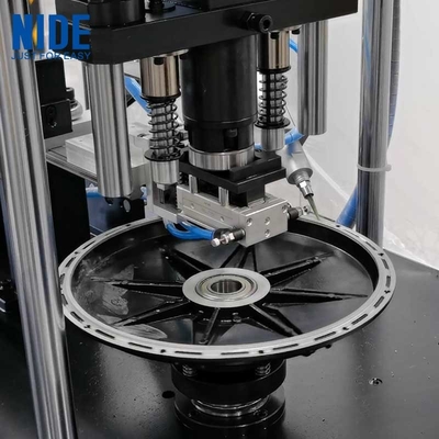 BLDC ruota motore cuscinetto di olio sigillo automatico pressing e Guling Machine