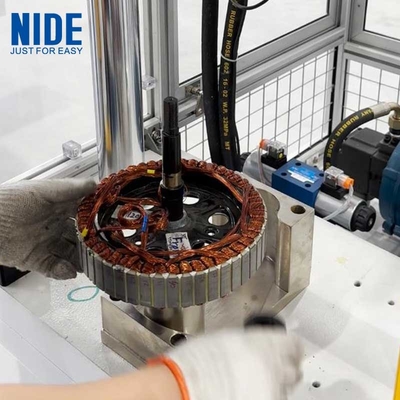 Macchine di pressatura per stazionatori a rotaia automatica
